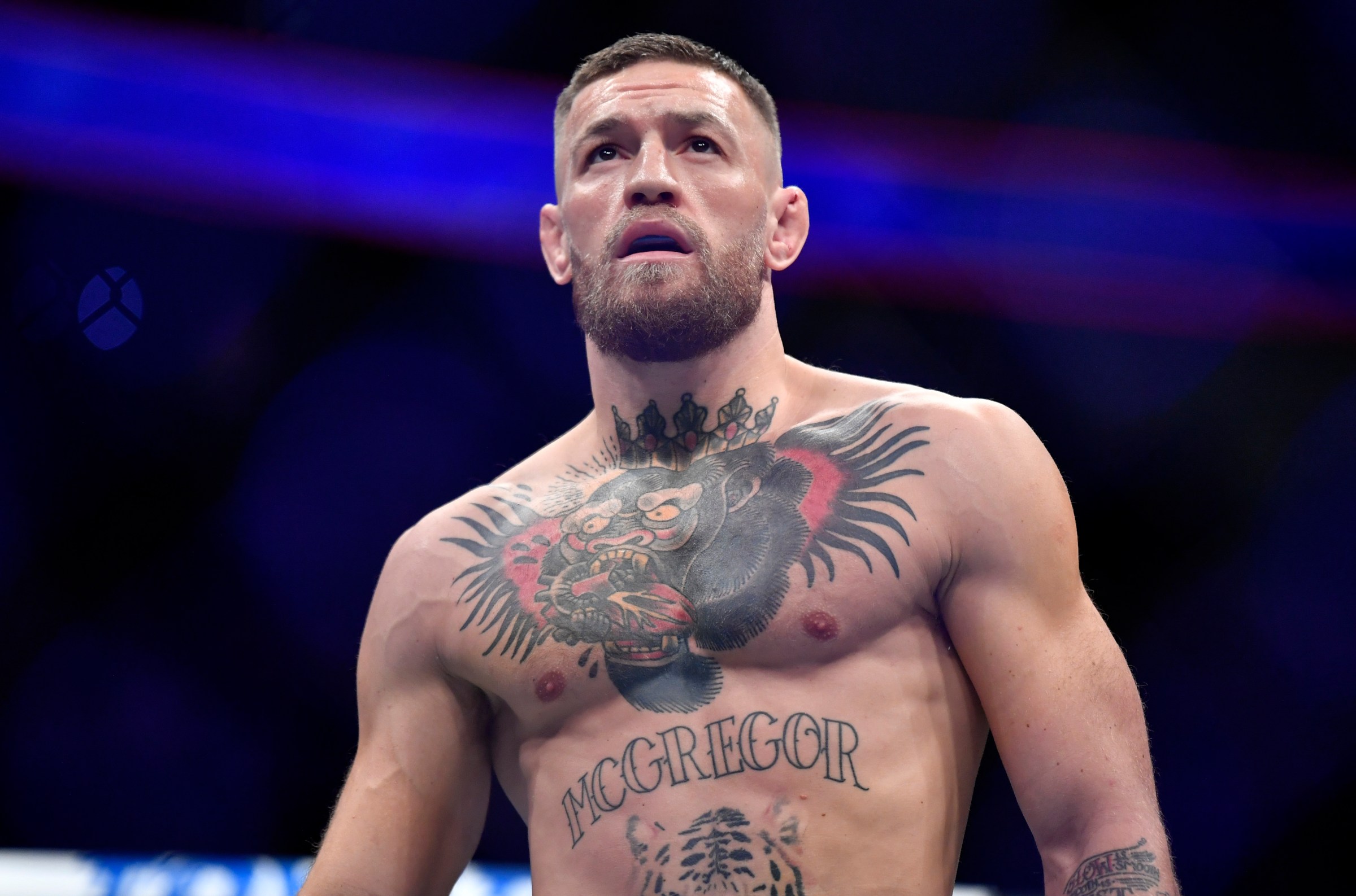 Las Vegas, Nevada - 10 de julio: Conor McGregor de Irana Popres a Figgt Dustin Poirier Dustin el 10 de julio de 2021 en Las Vegas, Nevada. (Foto de Chris Unger / Zuffa LLC)