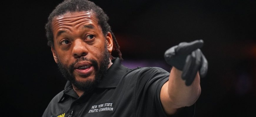 Herb Dean Clarifies Why Fouls Don’t Result in Automatic Point Deductions in MMA
