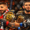Islam Makhachev e Ilia Topuria intercambian ataques